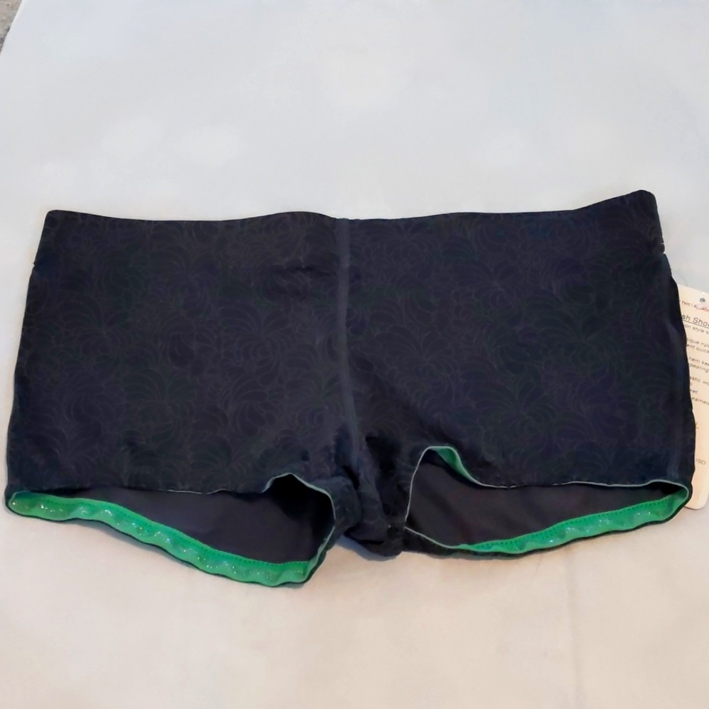 NWT Lululemon Run Dash Short
